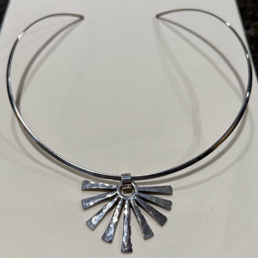 ✨Retired✨ James Avery HAMMERED XL SUNBURST on Collet Neck Collar Necklace